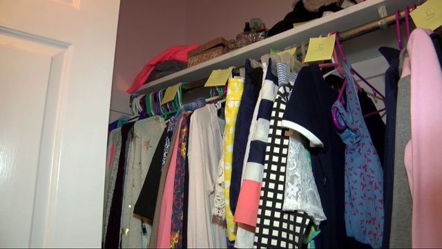 Dad locks up daughter’s closet after ringing up $500 phone bill - image