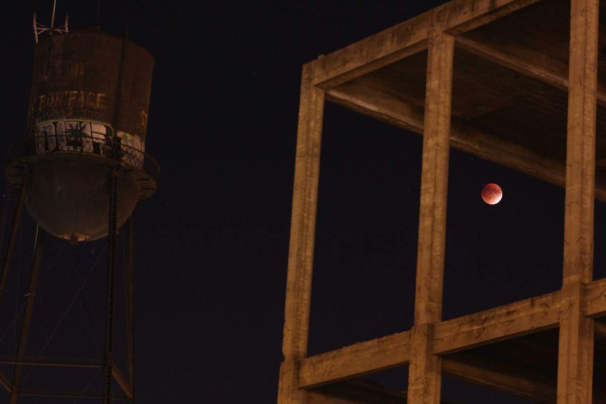 PHOTOS: Manitobans enjoy Sunday Super Moon - image