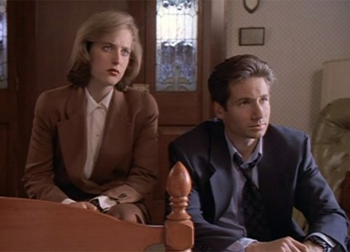 Still image of Gillian Anderson and David Duchovny in “The X-Files.”