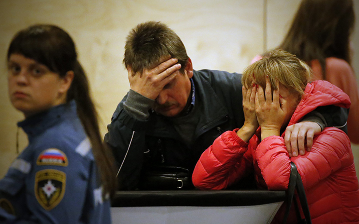 Relatives of passengers of MetroJet Airbus A321 react at Crown Plaza hotel in St. Petersburg, Russia, 31 October 2015.