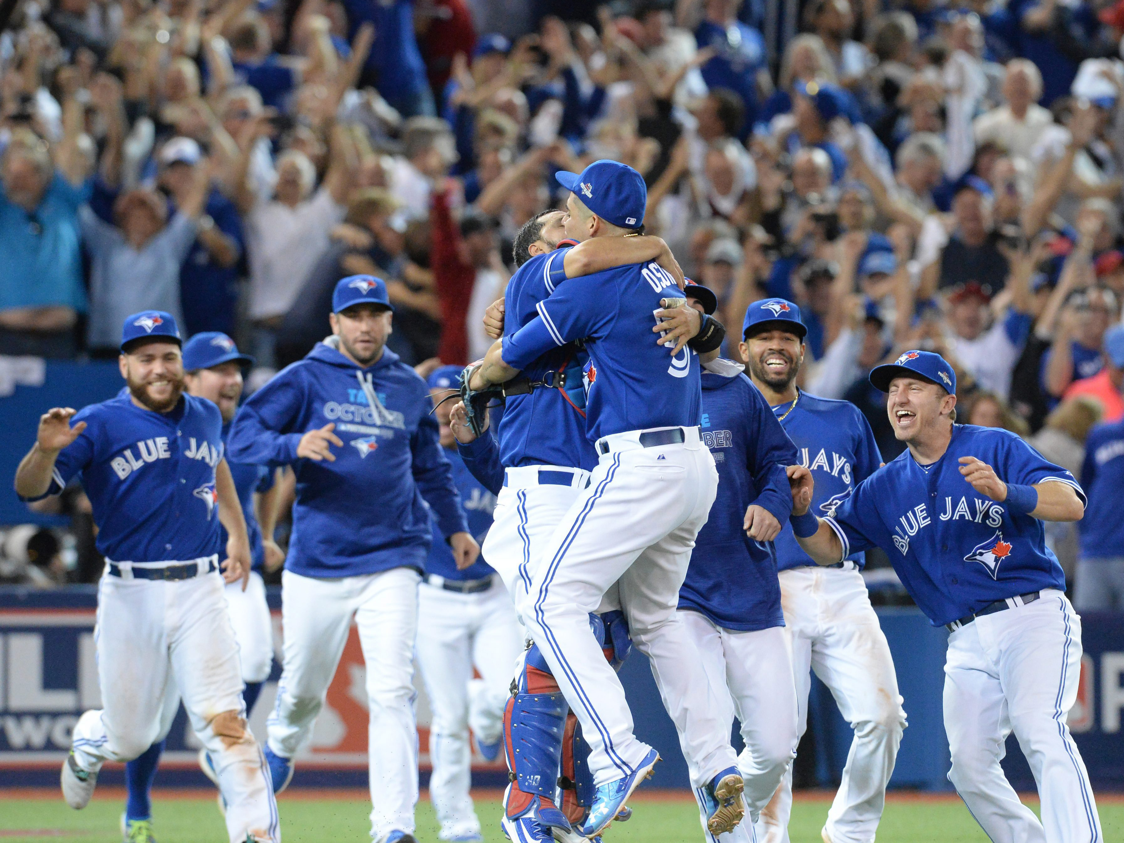 Aaron Sanchez signs with fifth team since leaving Blue Jays