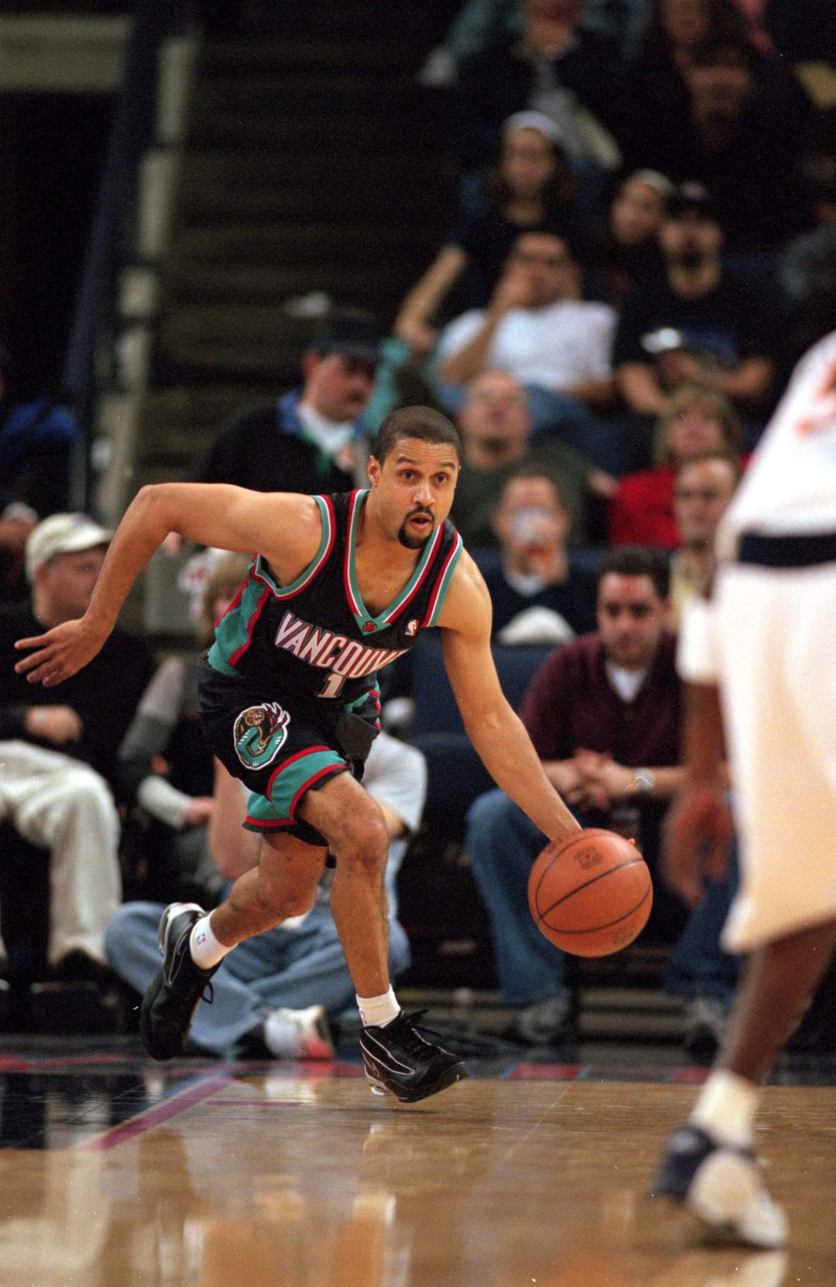 39. Mahmoud Abdul-Rauf (41 games, 2000-2001): Mostly remembered today for refusing to stand during the American national anthem before games, Abdul-Rauf had played in Europe for two years before returning to the NBA with Vancouver in 2000.