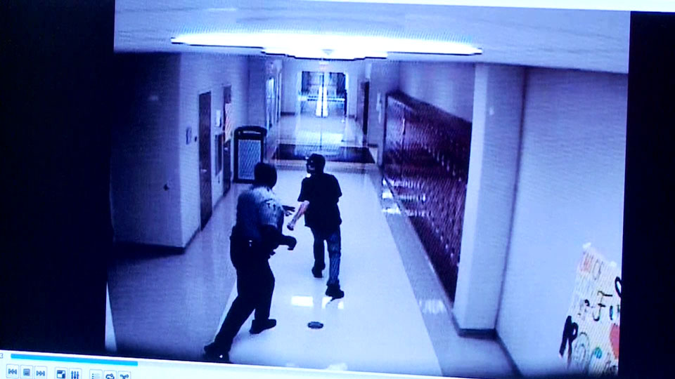 Oklahoma officer admits to punching student in face, placed on administrative leave - image