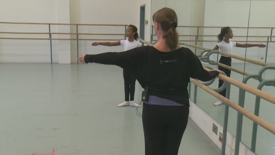 Royal Winnipeg Ballet announces Dance Downtown for Culture Days.