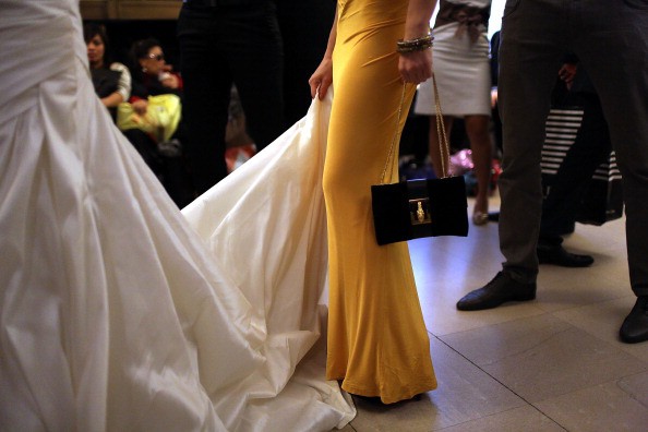 Being the head bridesmaid carries a lot of responsibility. Here are some tips from the experts.