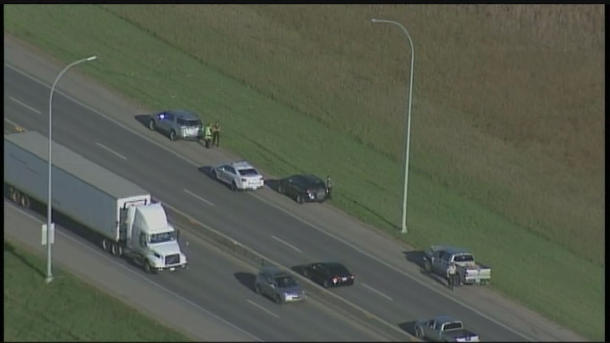 Crash on Perimeter Highway ties up rush hour traffic in Winnipeg - image
