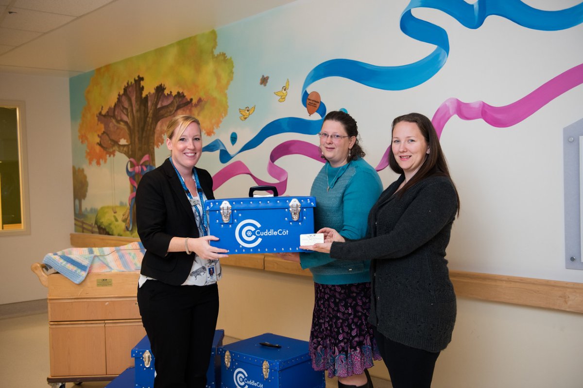 Group of B.C. residents raise money for cuddle cots for stillborn babies BC Globalnews.ca