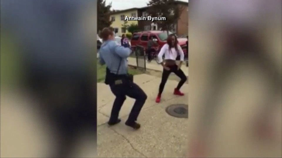 Caught on camera: Washington cop challenges teen to friendly dance-off - image