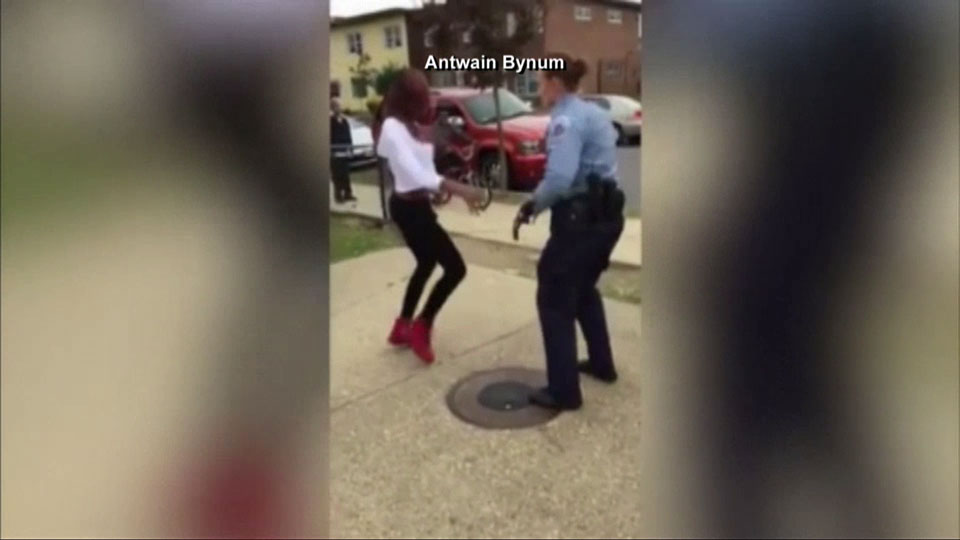 Caught on camera: Washington cop challenges teen to friendly dance-off - image