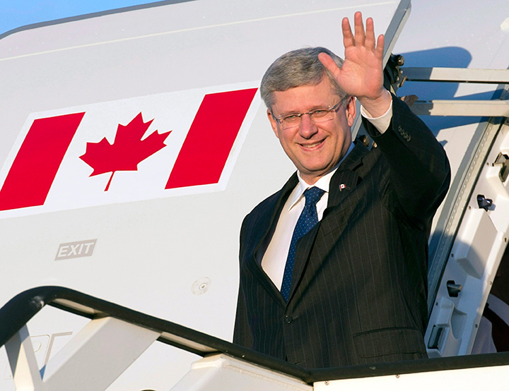 Canadian Prime Minister Stephen Harper arrives at an airport in Luton, England in this June 11, 2013 file photo. 
