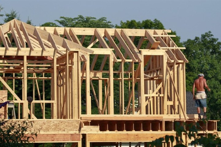 Real estate is ‘overvalued’ across much of the country, CMHC warns - image
