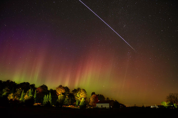 Malcolm Park took this beautiful photo of the aurora lighting up the sky on the night of Oct. 7 at the Royal Astronomical Society of Canada's Frontenac Dark Sky Preserve near Bon Echo Provincial Park, Ontario.