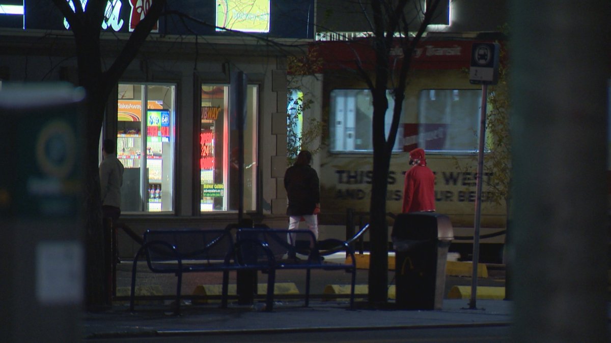 Hunt for suspects in downtown mugging - image