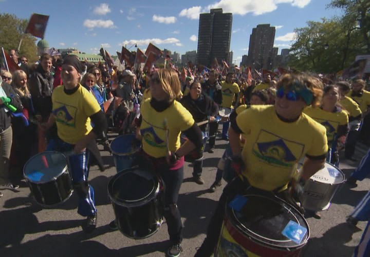 Thousands of public sector union workers converged on downtown Montreal to put pressure on the province to renew their collective agreements, Saturday, October 3, 2015.