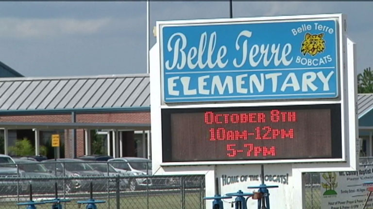 School sends 6-year-old Florida girl home on bus in underwear, shirt after soiling herself - image