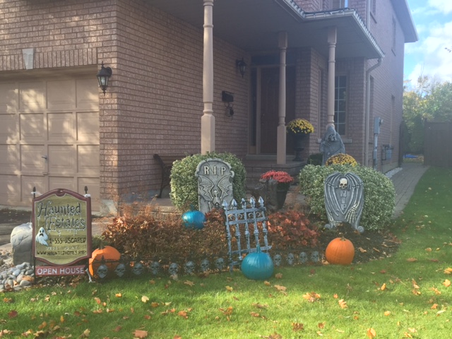 Canadians are encouraged to decorate their homes with teal coloured pumpkins this year to support children with food allergies. 