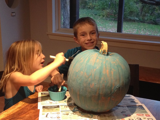 How a teal pumpkin can help protect a child this Halloween - image