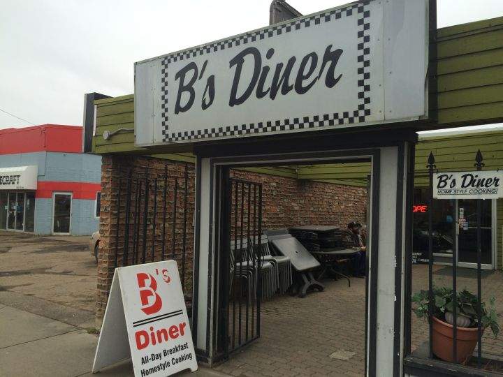 B's Diner, located at 100 Street and 82 Avenue in Edmonton.