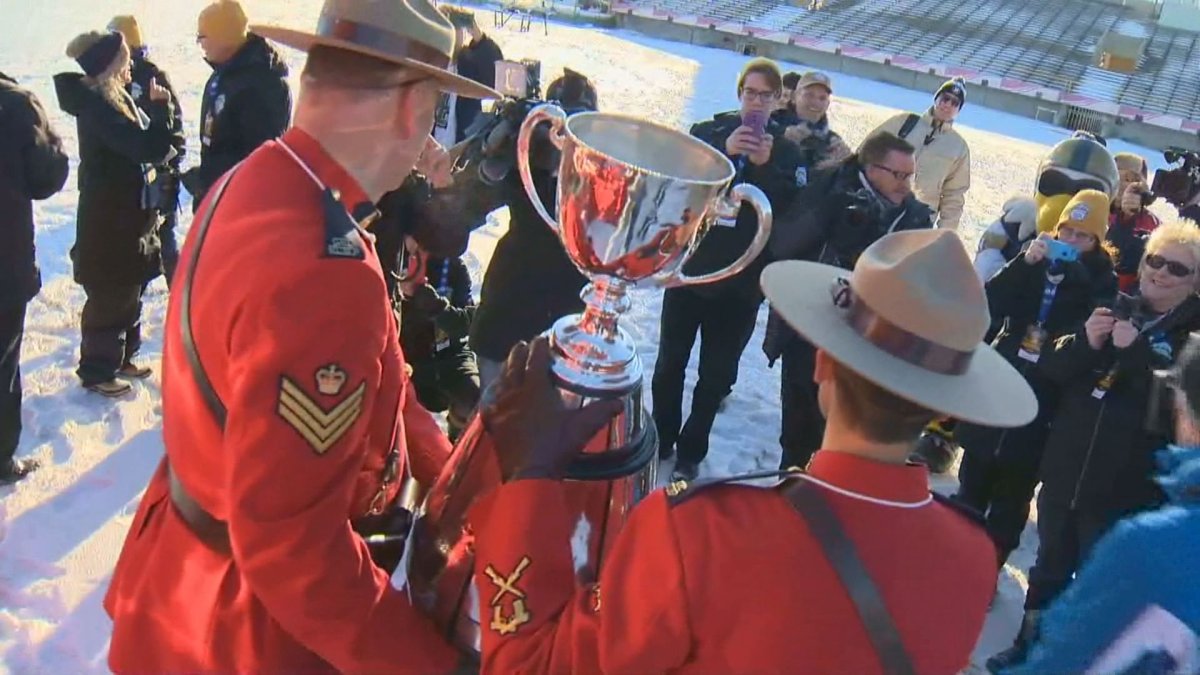 WATCH Global News tags along for the Grey Cup’s flight to the stadium