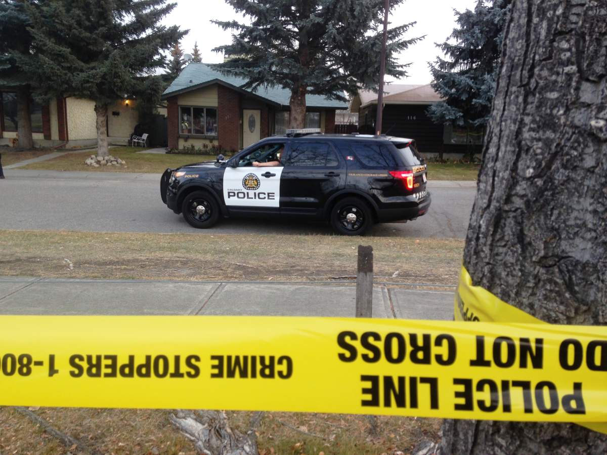 Police investigate a violent incident in the 100 block of Midglen Way S.E. on Thursday, Nov. 5, 2015.