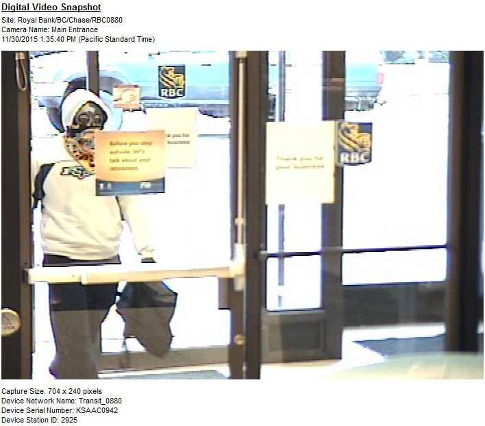 Suspect on the loose after armed robbery in Chase | Globalnews.ca