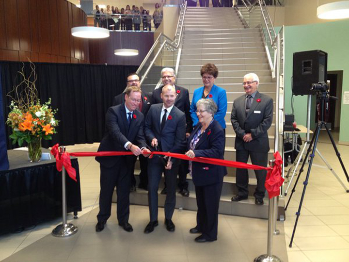 A new hospital has officially opened in Moose Jaw that features a helicopter pad, a hyperbaric chamber and the first permanent MRI scanner outside Regina and Saskatoon.