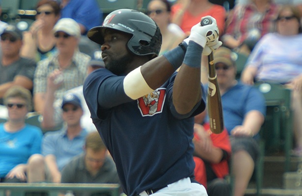 Outfielder Reggie Abercrombie has been signed by the Winnipeg Goldeyes to another season.