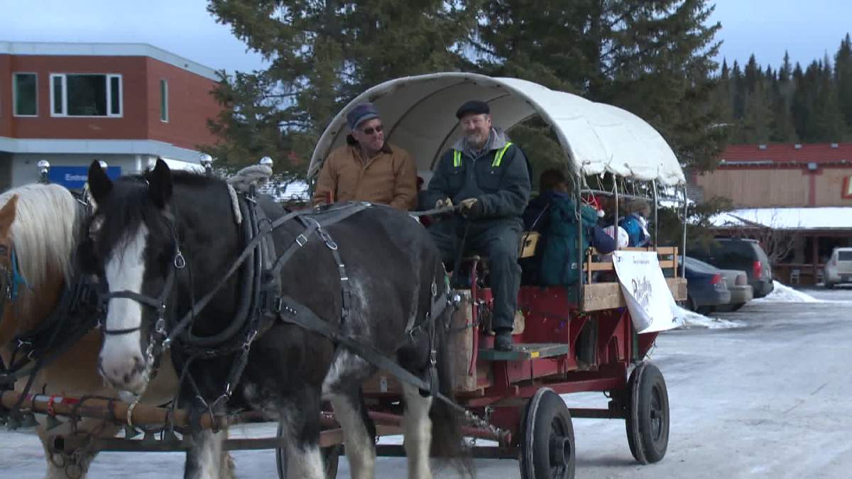‘Spirit of Christmas’ blankets Bragg Creek - image