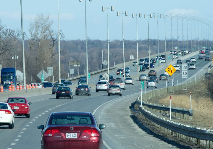 The eastbound lane of the Île-aux-Tourtes Bridge in Montreal.