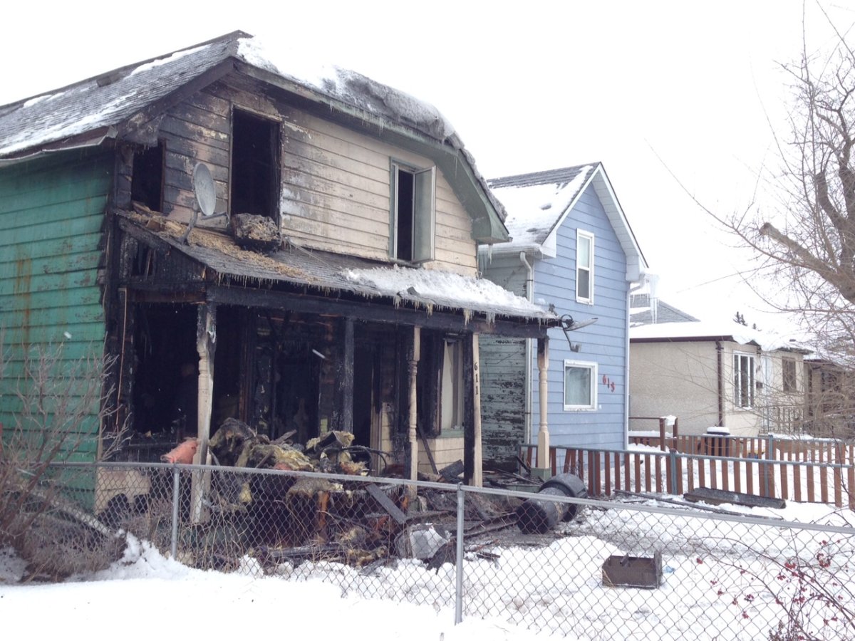 Crews battle massive house fire in East Kildonan Winnipeg Globalnews.ca