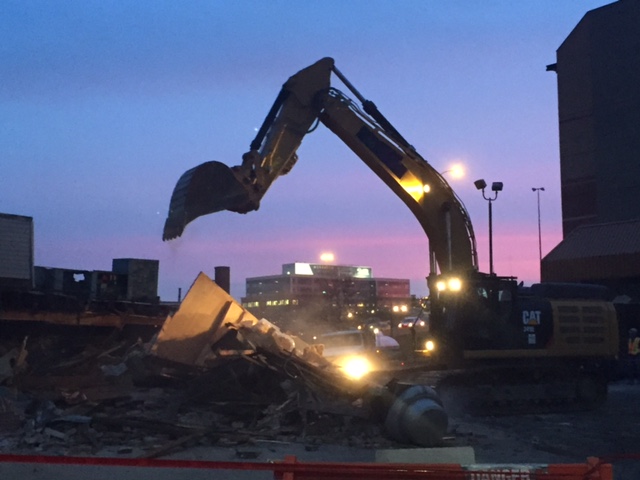 Watch Demolition Begins On Calgary S Notorious Cecil Hotel Globalnews Ca