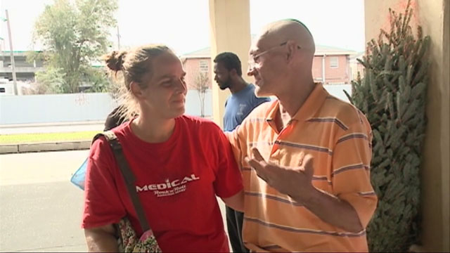 Homeless man gets Christmas tree back thanks to kind strangers after city deems it a ‘violation’ - image