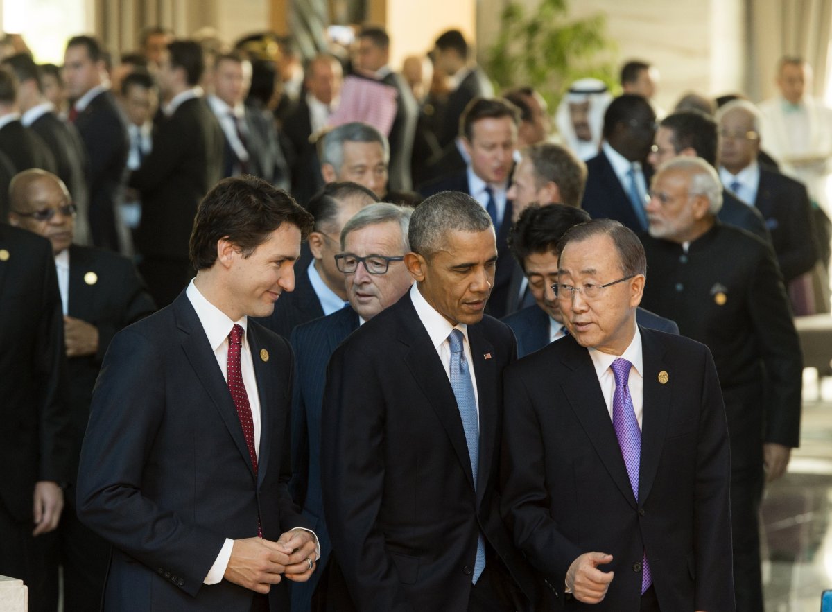 US President Barack Obama walks alongside UN Secretary General Ban Ki-Moon, Canadian Prime Minister Justin Trudeau and other world leaders during the G20 summit in Antalya, Turkey, November 15, 2015. 