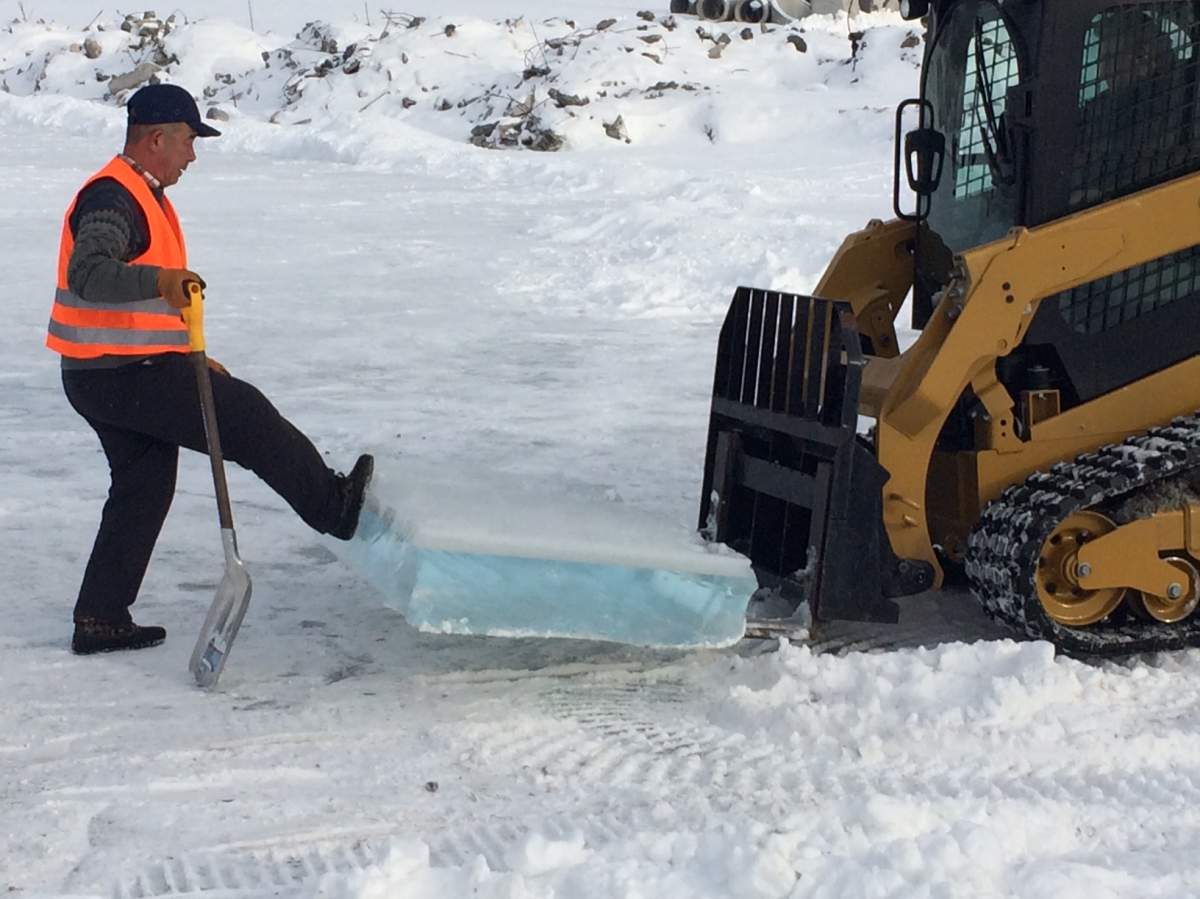El Nino causing lack of river ice in Winnipeg - image