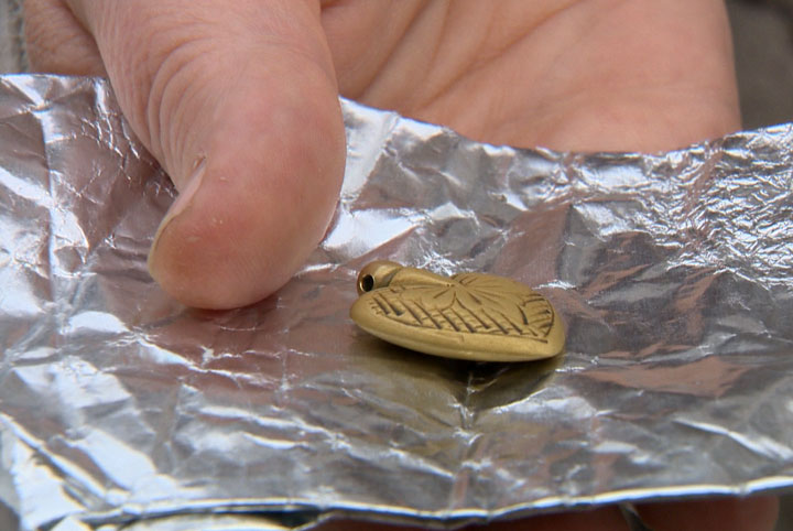 A Saskatoon widow still can’t believe the present she got on Christmas Eve after a locket containing the ashes of her late husband was stolen.