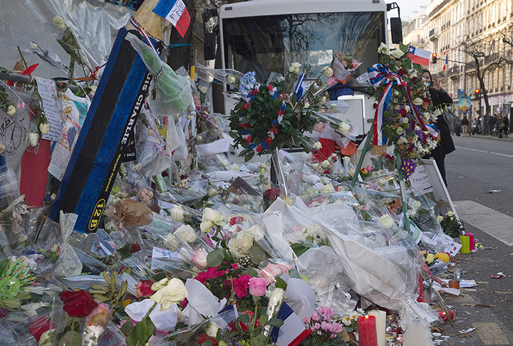 A memorial setup outside of the Bataclan concert venue, one of the sites targeted in the November 13 terror attacks, in Paris on December 6, 2015.