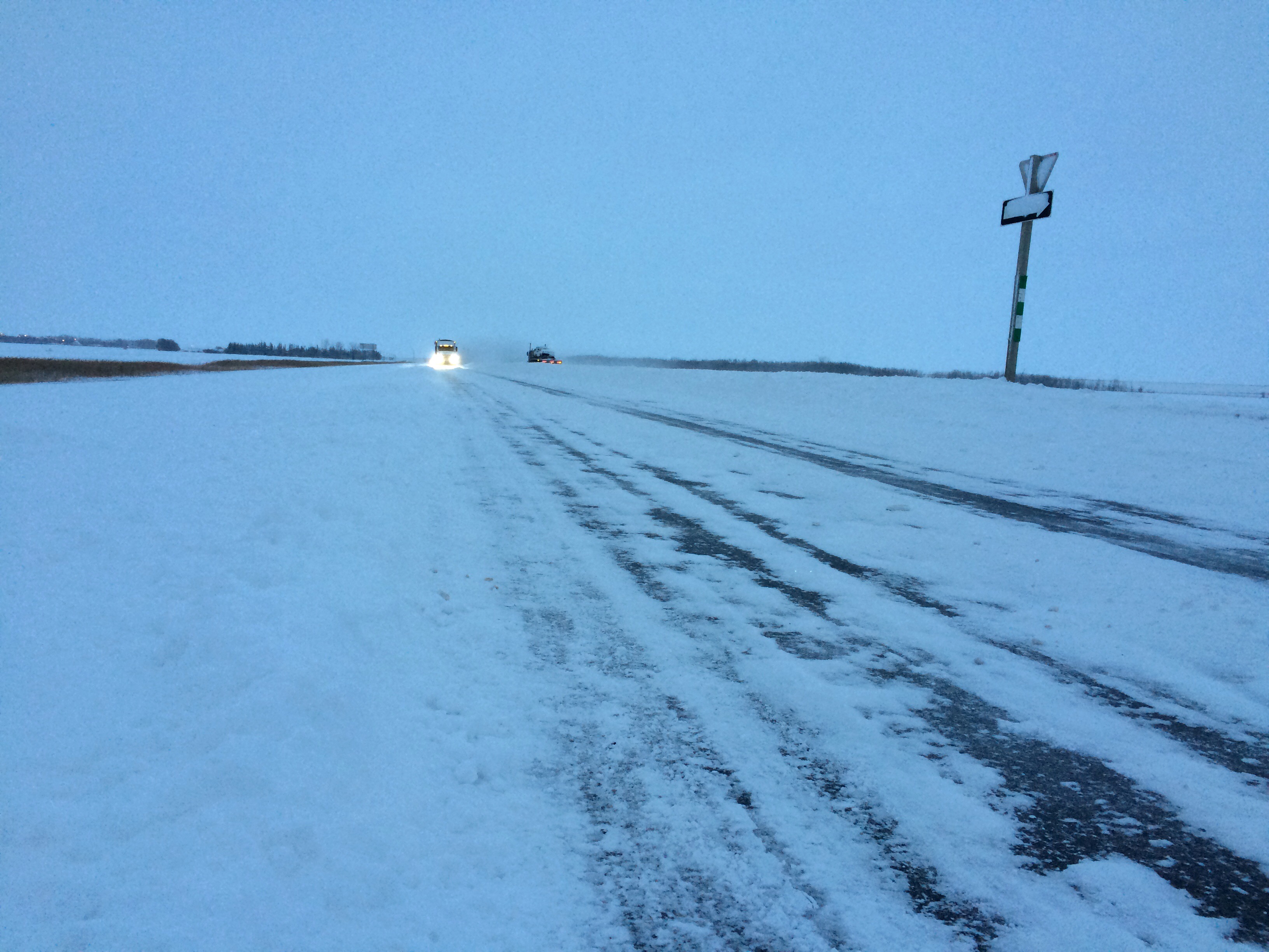 При обилен снеговалеж в Манитоба през нощта магистралата Perimeter беше