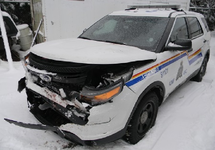 Man rams police vehicle near Sicamous, tries to escape by kayak, say RCMP - image