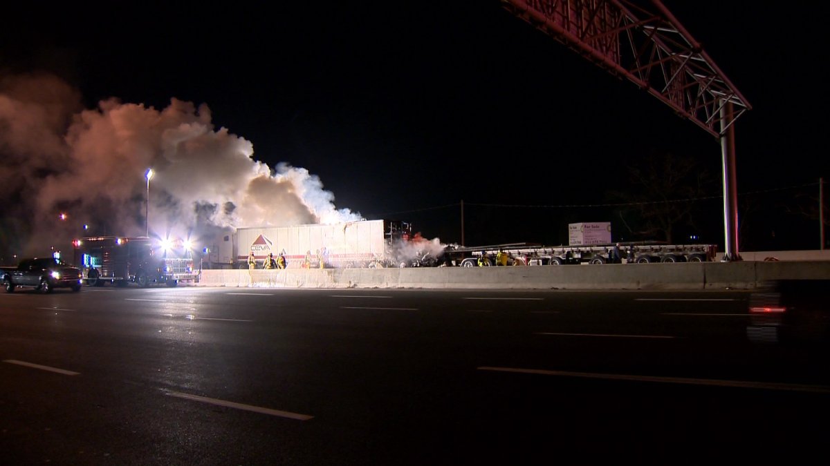 Two killed after fourvehicle crash on QEW in Oakville Toronto