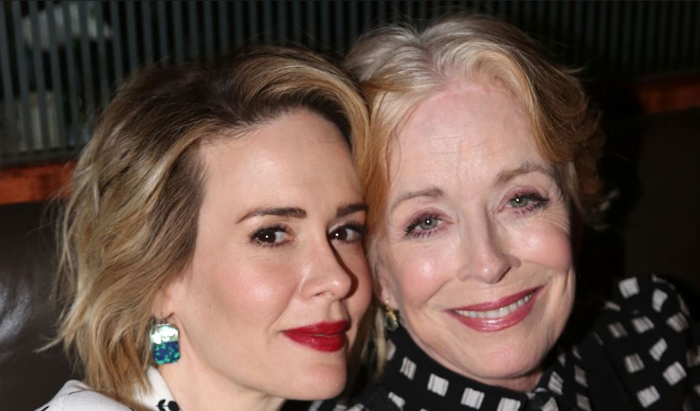 Two and a Half Men mom Holland Taylor, 72, dating Horror Story star Sarah Paulson, 40 picture