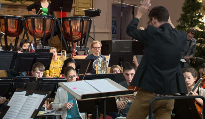The Saskatoon Youth Orchestra is mixing Star Wars and electronic music into a Christmas concert on Sunday.