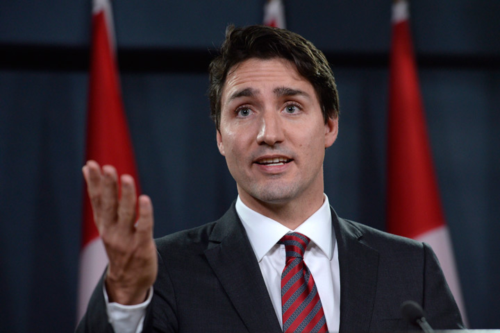 Facing dimming economic prospects, Prime Minister Justin Trudeau may double down on stimulus measures -- pushing federal deficits higher in the process.