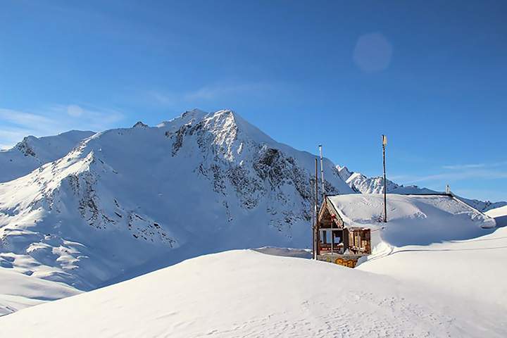 An undated picture shows the site of an avalanche that killed five French soldiers near the resort of Valfrejus in the French Alps on January 18, 2016. 