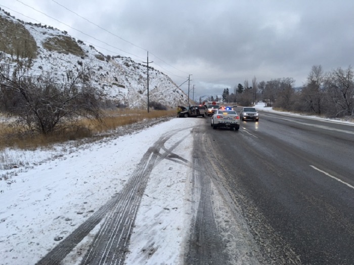 Police looking for good Samaritans who helped victims of Christmas Eve crash - image