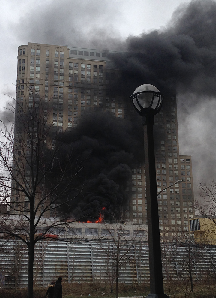 Fire erupts at downtown Toronto building under construction - image