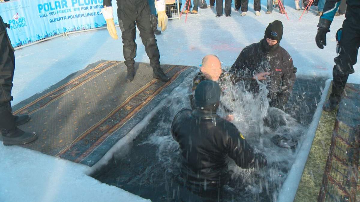 Hearty Albertans take the plunge for a good cause - image