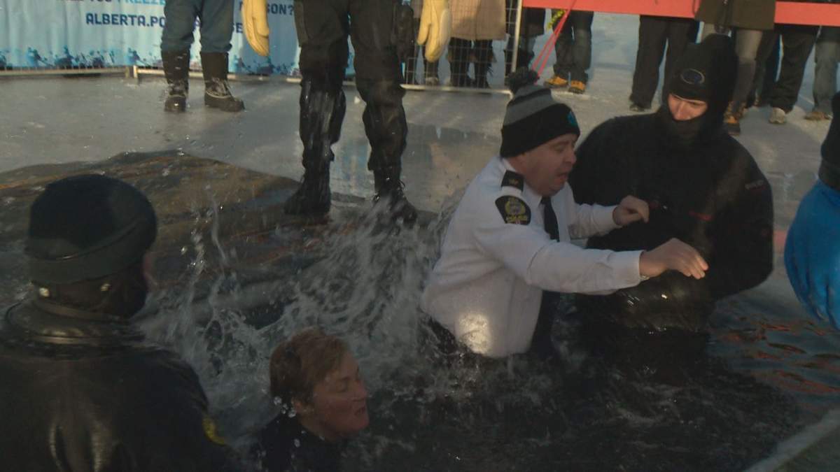 Hearty Albertans take the plunge for a good cause - image