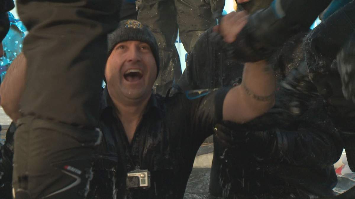 Hearty Albertans take the plunge for a good cause - image