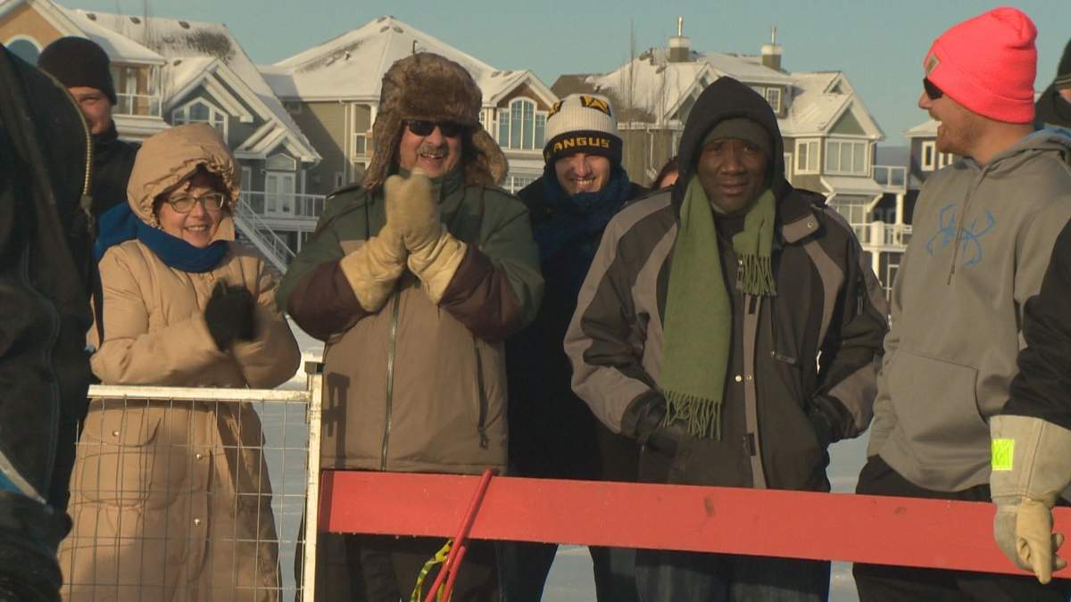 Hearty Albertans take the plunge for a good cause - image