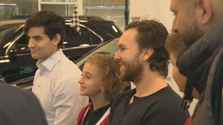 Habs captain Max Pacioretty (left) and David Desharnais (right) pose for photos with fans in l'Île Perrot. Sunday, Jan. 10, 2016.